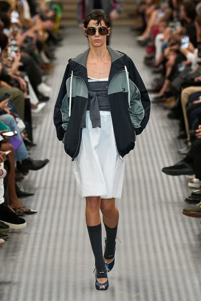 Look 15